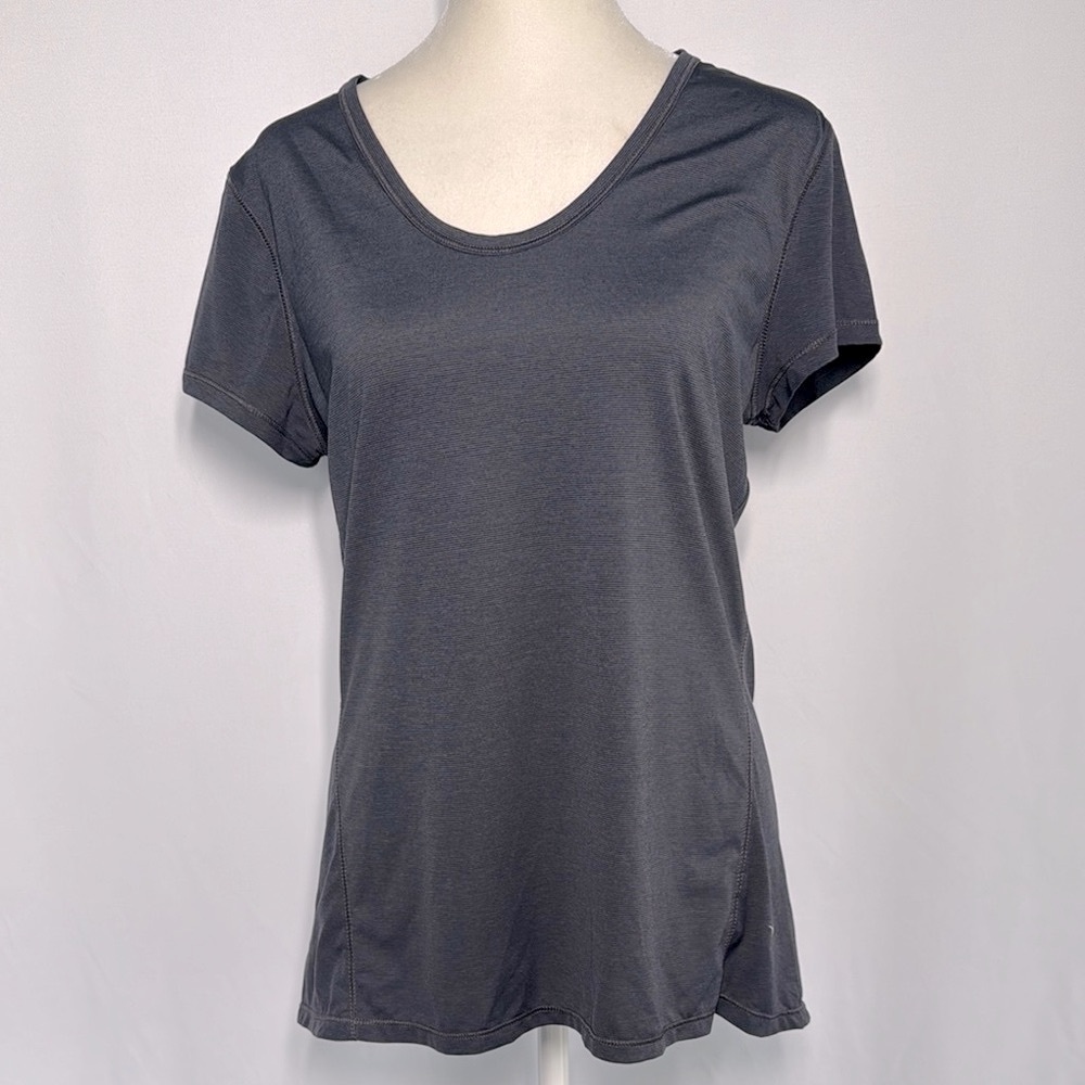 ๐3/$15 Old Navy Active Go-Dry Women's T-Shirt - Picture 1 of 9